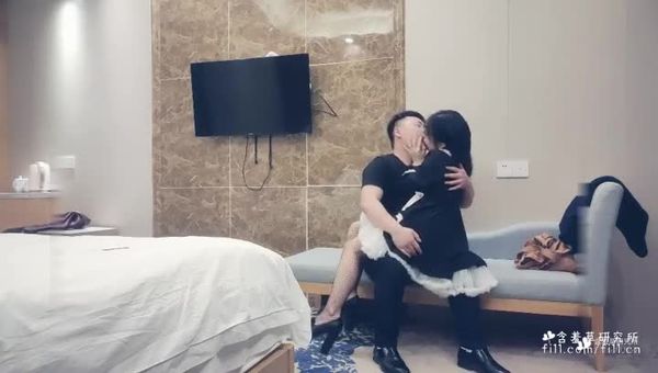 JK女仆 外表清纯内心淫荡